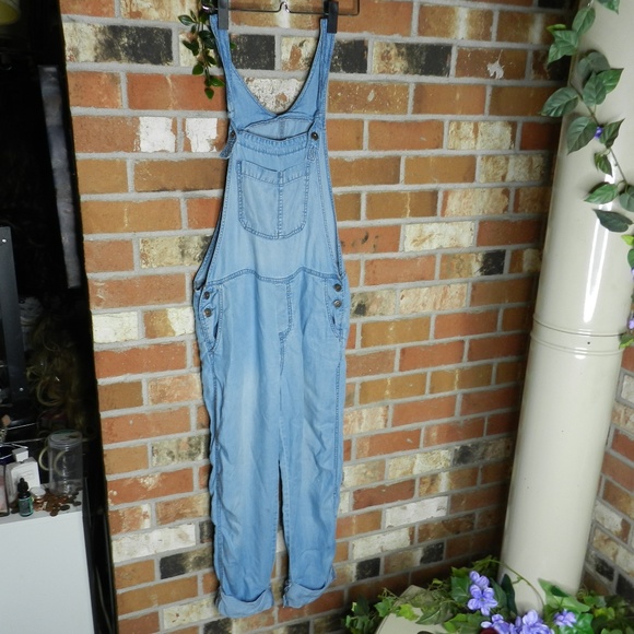 Urban Outfitters Denim - BDG Urban outfitters soft light small overalls